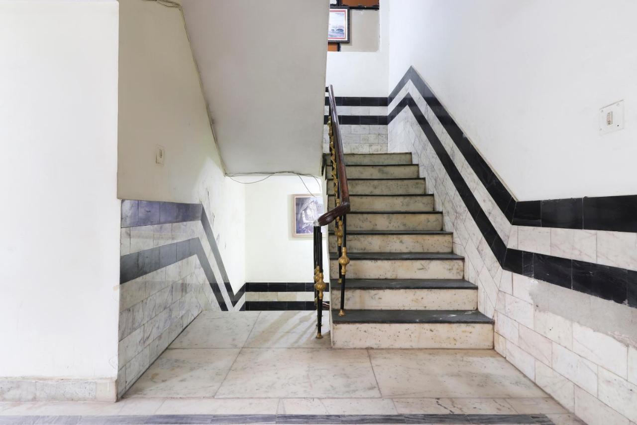 Hotel Oyo 40431 Amar Prem Lucknow